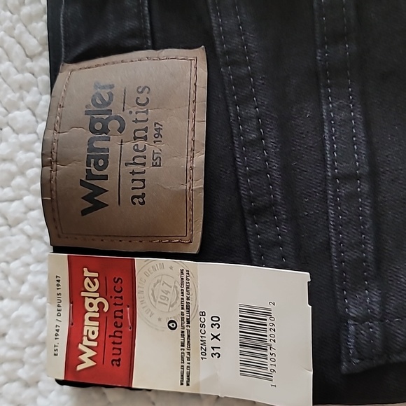 Men's  Regular Fit Jeans by Wrangler - Picture 5 of 6